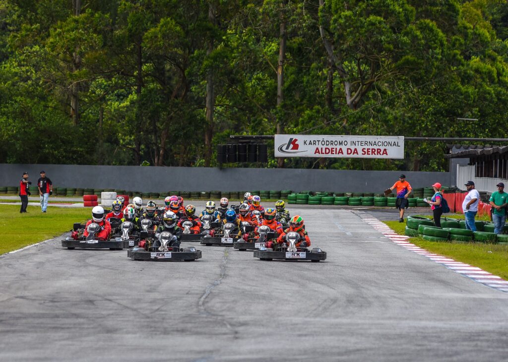 Beto Monteiro vence em Interlagos no encerramento da temporada da